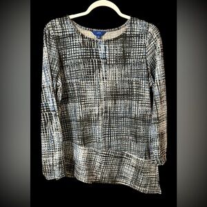 Apt. 9 Monochrome Crosshatch Long Sleeve Top